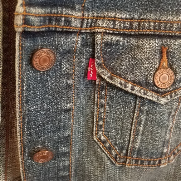 Levi's jean jacket - Picture 4 of 4